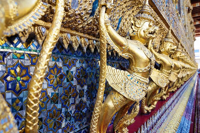 Grand Palace Glory and Emerald Buddha : Half-Day Tour in Bangkok - Shared tour or private tour?