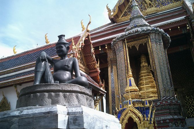 Grand Palace , Thai dance & Fun street walk in Bangkok - Watching Thai dance at Sala Chalermkrung