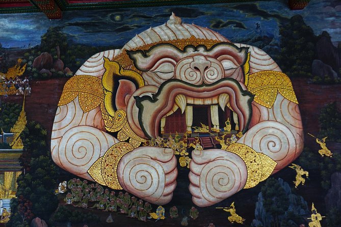 Grand Palace , Thai dance & Fun street walk in Bangkok - A useful lesson about palace timing