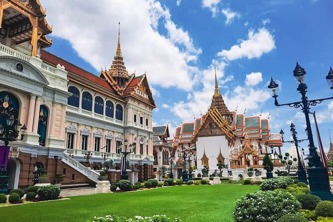 Grand Palace & Wat Phra Kaew Walking Tour with Professional Guide - The Grand Palace: one hour among royal buildings
