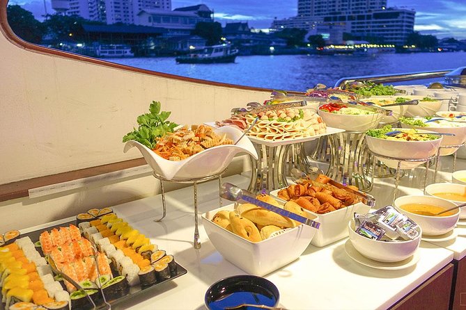 Grand Pearl Dinner Cruise Experience at Bangkok with Pickup - The 7:30 pm departure and first views