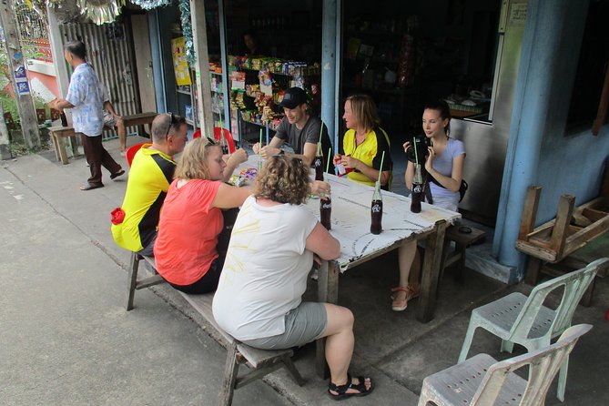 Green Bangkok Bicycle Tour - Snacks, drinks, and a useful mid-ride pause