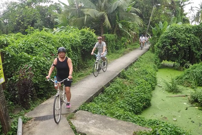 Half-Day Bangkok Bike Tour Including Lunch - Bangkok Noi Canal and the river-side lunch