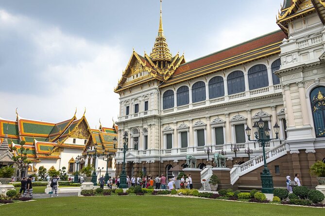 Half-Day Royal Grand Palace and Bangkok Temples Tour - Why the guide matters here