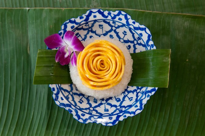 Hands-on Thai Cooking Class & Market Tour in Sukhumvit - The weekly menu, day by day