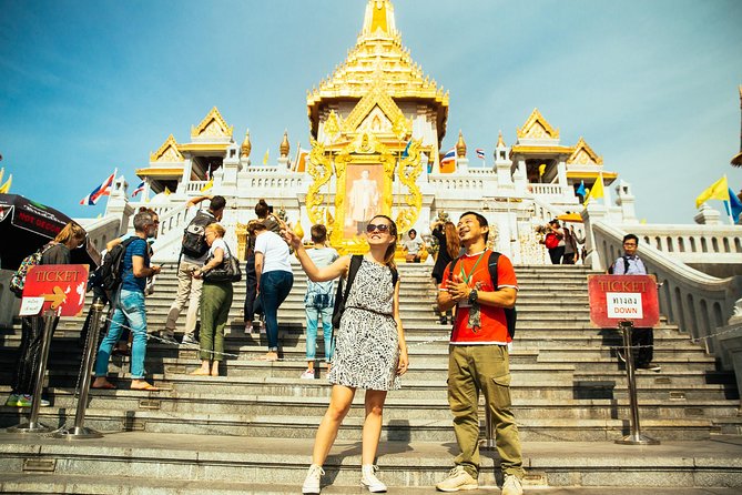 Highlights & Hidden Gems With Locals: Best of Bangkok Private Tour - Flower-market life beyond the postcard
