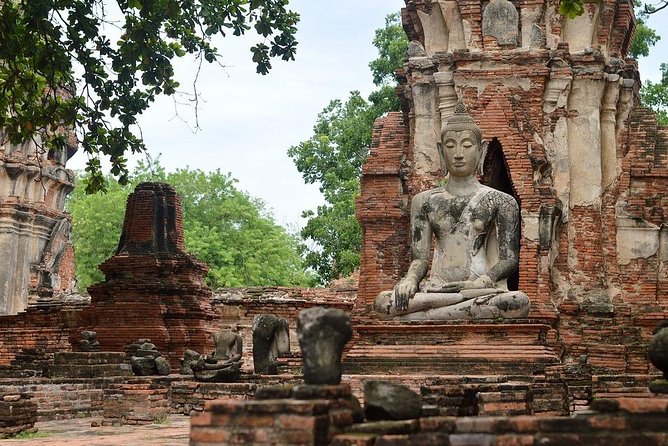 Historical City of Ayutthaya - Unesco Full Day Tour From Bangkok - Wihan Phra Mongkhon Bophit and a huge bronze Buddha
