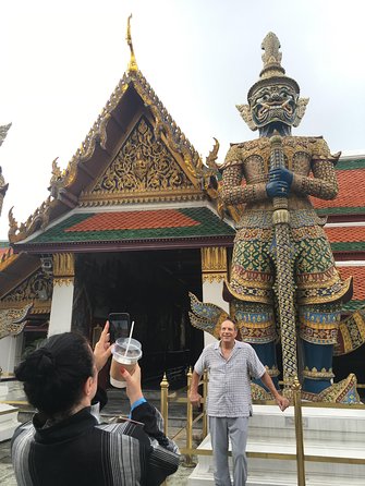 In and around Bangkok Private Tour Guide with Custom Experience - The classic temple route