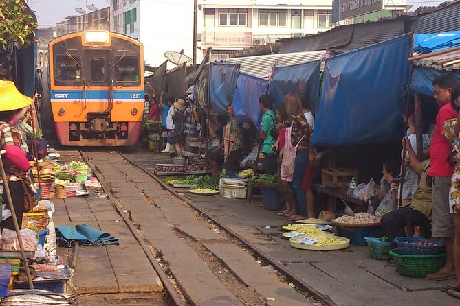 Maeklong & Damnoen Saduak Markets: Railway & Floating Market Tour - Why these two markets make a useful Bangkok day trip