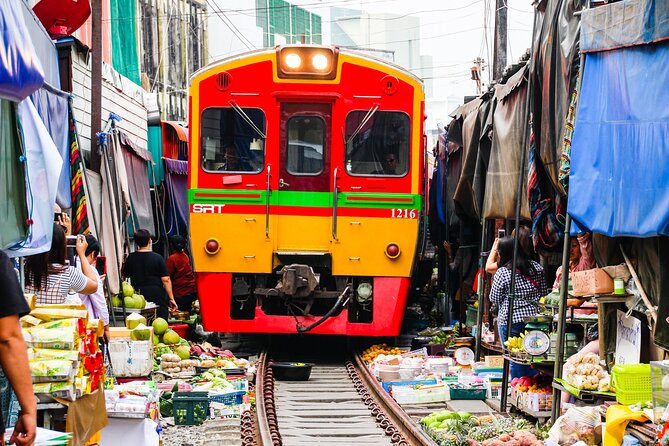 Maeklong Railway Market and Damnoen Saduak Floating Market Tour From Bangkok - Starting at River City Bangkok at 8:30