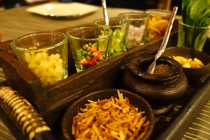 Manohra 5-Star Luxury Dinner Cruise with Pre-Canapés in Bangkok - Who should book the Manohra cruise?