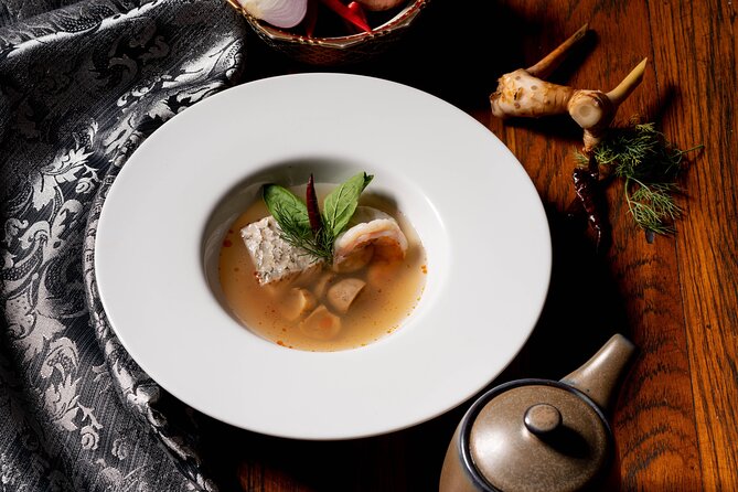 Manohra Cruise Luxury Dining - Service that keeps the evening personal