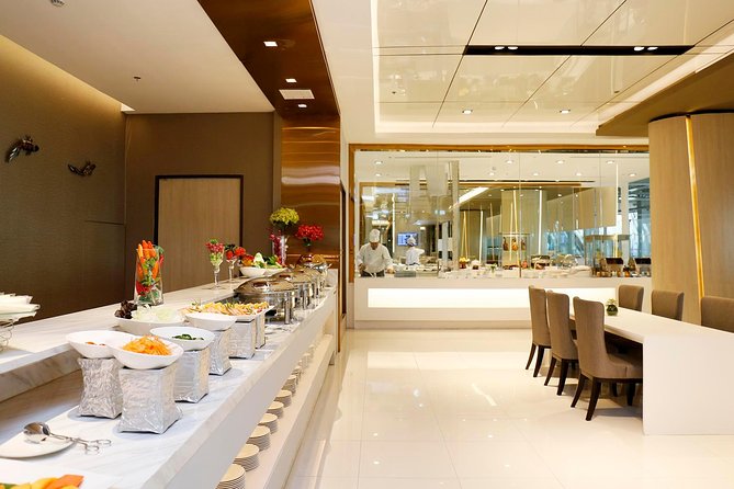 Miracle Bangkok Airport Lounges – Relax Before You Fly - Service at the entrance matters more than it should