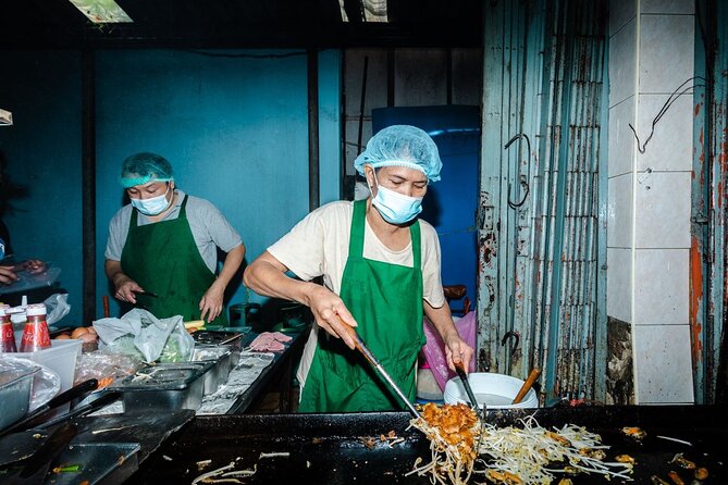 Old Siam Bangkok Food Tour with 15+ Tastings - The food: noodles, curries, snacks, and a dessert finish