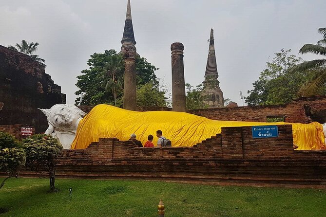 PRIVATE Ayutthaya + SUNSET Boat Tour + Light up The NIGHT - Sunset at Wat Chaiwatthanaram