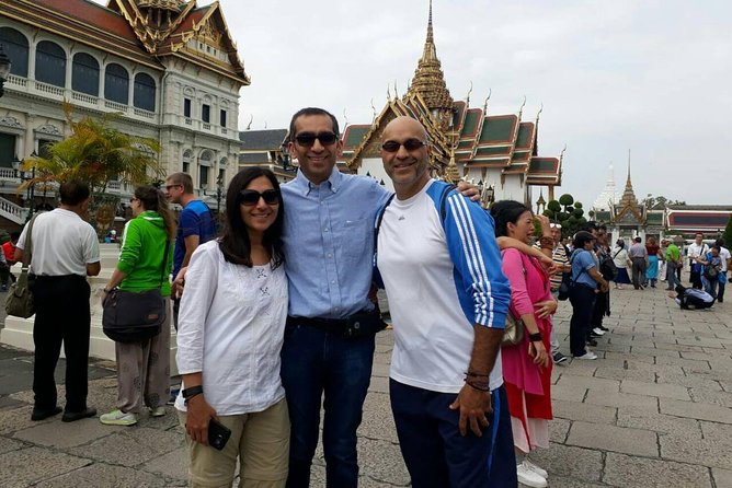 Private Bangkok City Tour Full Day with The Grand Palace - What the guide can add
