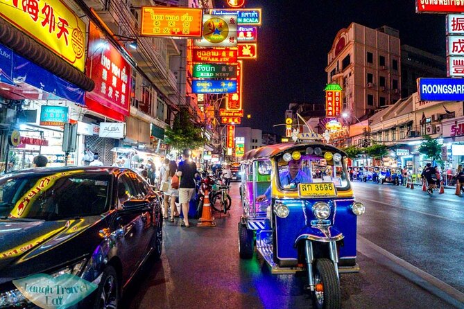 Private Bangkok Night Tour by Tuk Tuk with Dinner - Democracy Monument and the modern city