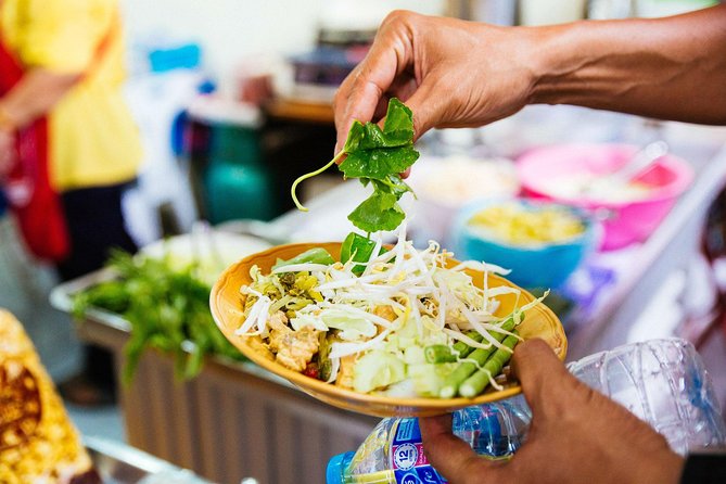 Private Culinary Kickstart Tour of Bangkok with a Local - What the guide adds to the experience