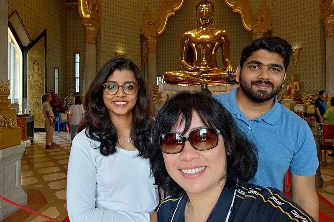 Private Custom Tour with a Local Guide - Wat Traimit and the Golden Buddha