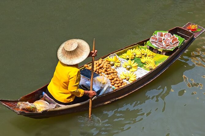 Private Damnoen Saduak Floating Market and Train Market Tour - The Maeklong Railway Market train moment