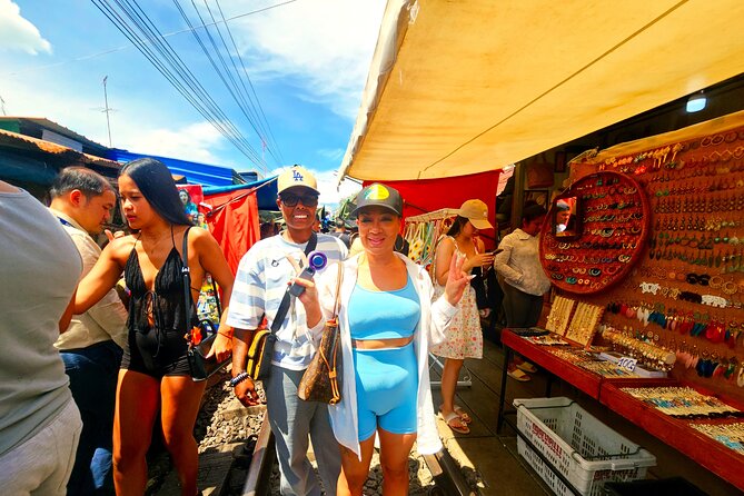 Private Floating Market, Train Market and After Rain Cafe Tour - Which guide style may suit you