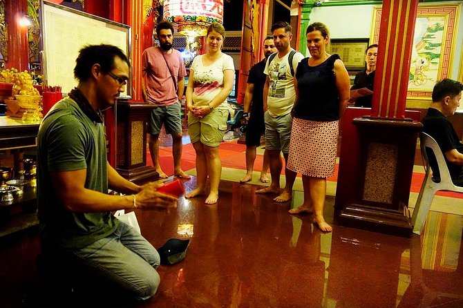PRIVATE - STEET FOOD TOUR CHINA TOWN incl. food and drinks - Guides such as Nun, Tina, and Golf shape the evening