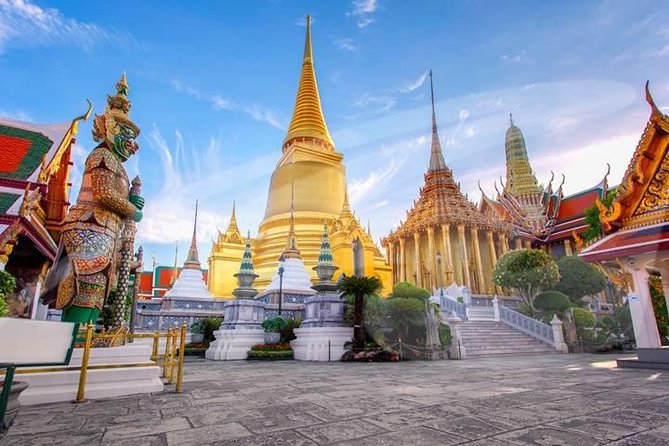 Private Tour: Bangkok's Grand Palace Complex and Wat Phra Kaew - The Gems Gallery stop and what to expect