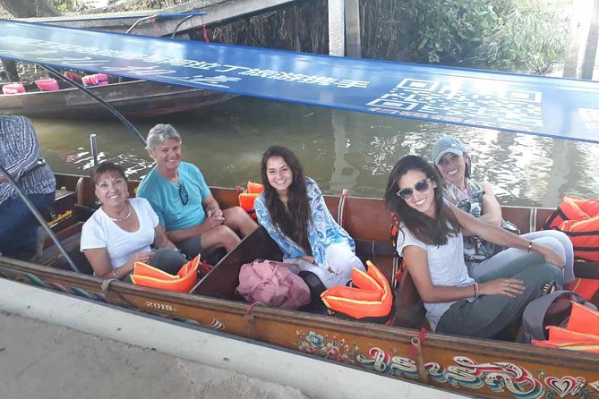 Private Tour: Floating Market and Maeklong Tour from Bangkok - Handicrafts and Thai cultural performance