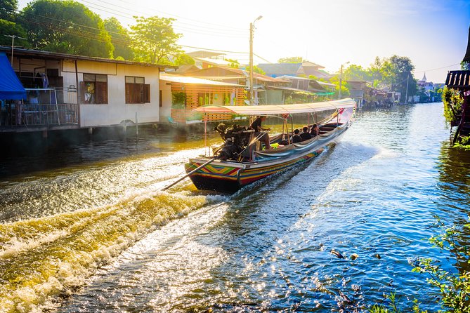 Private Tour: Floating Markets and Suan Sampran Day Trip from Bangkok - Shopping and seeing the market at your pace