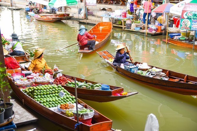 Private Tour: Floating Markets of Damnoen Saduak Cruise Day Trip from Bangkok - Exploring Damnoen Saduak for two hours
