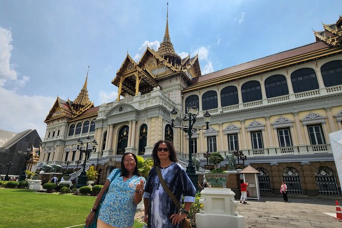 Private Tour: Temples Tour of Bangkok - Chinatown, Pak Khlong Flower Market, and the road to the river
