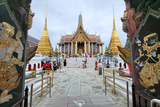Private Tour to Grand Palace, Pho Temple and Arun Temple - The Grand Palace and Bangkok’s royal center