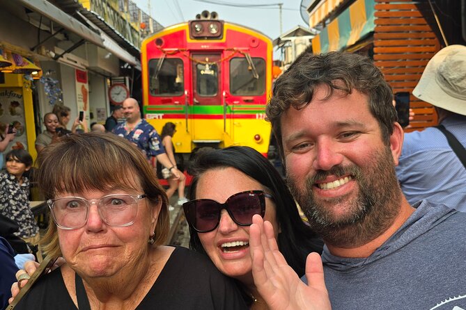 Private Tour to Maeklong Railway Market and Floating Market - What the private format changes
