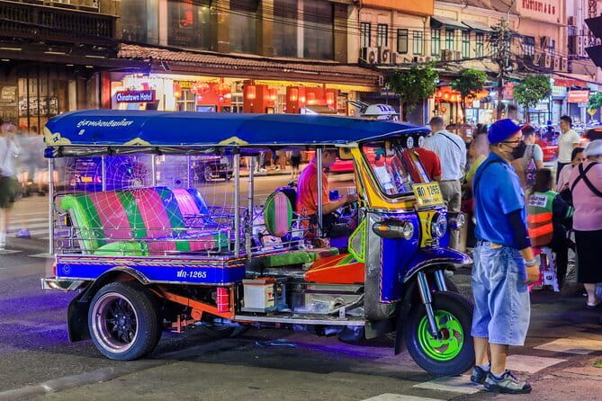 Private Tuktuk Authentic Food Tour (Chinatown-Flower Market) - Wat Phra Kaew and the old city monuments