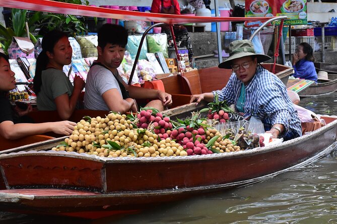Railway Market, Floating Market and After the Rain Cafe - Who will enjoy this day most