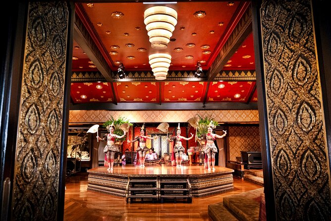 Sala Rim Naam Dinner and Show at Mandarin Oriental in Bangkok - Is $122.54 per person a fair price?