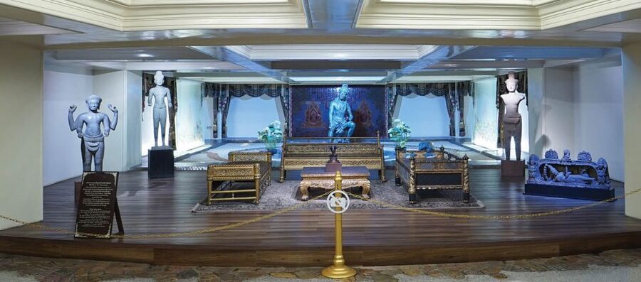 Samut Prakan: Erawan Museum Discounted Admission Ticket - Following the passageways into Cosmo Level