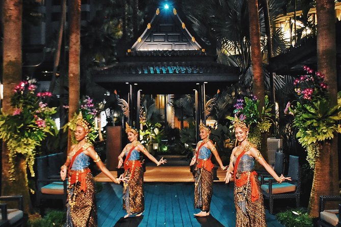 Shangri-La Hotel's Salathip Thai Restaurant Experience - Who will enjoy Salathip most