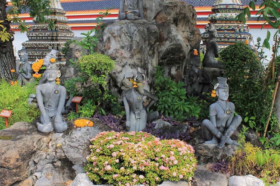 Shared Tour: Wat Pho, Wat Traimit and Wat Benchamabophit - The guides can make the difference