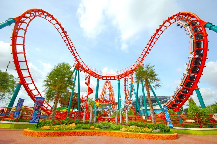 Siam Amazing Park: Water Park Ticket and Buffet Lunch - Who will get the most from the $24 ticket?