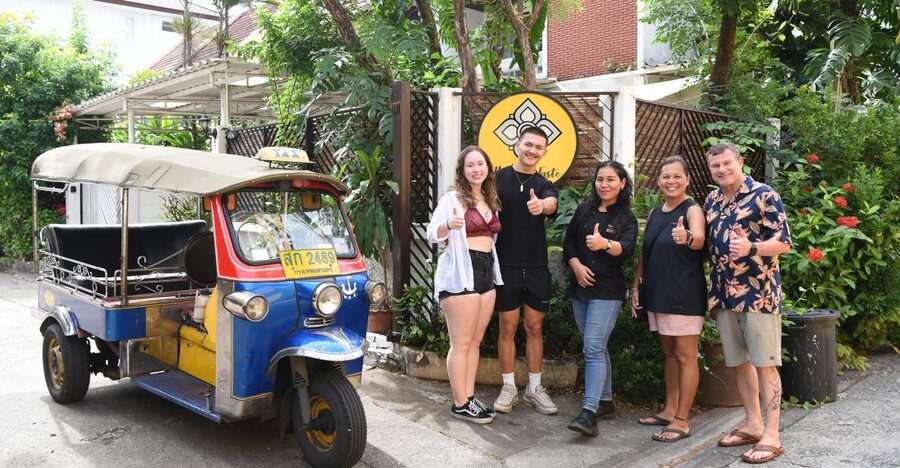 Sukhumvit: Hands-on Thai Cooking Class & Market Tour in BKK - Key points at a glance
