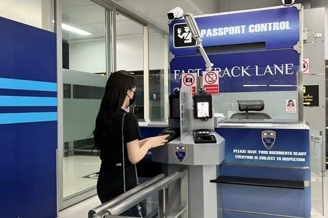 Suvarnabhumi Airport VIP Fast-Track Service | Bangkok - Finding your assistant near Gate D5