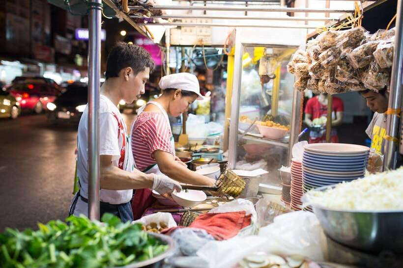 Taste of Bangkok: A 3-Hour Chinatown Food Feast - Sweets and drinks at the end