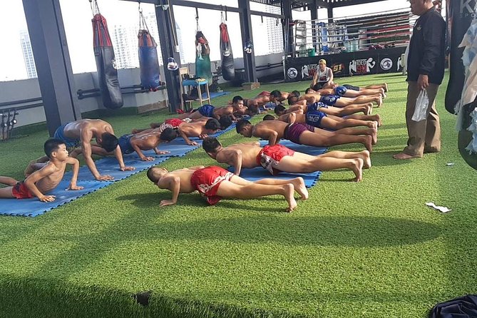 Thai Boxing Lesson, family and Kids Friendly - Getting to Rod Fai Fah Apartment