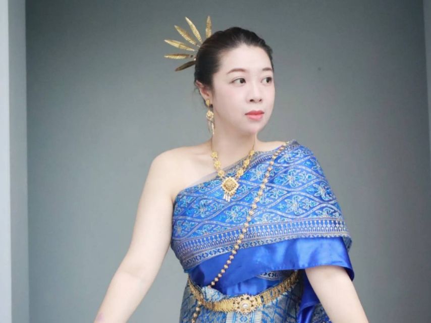 Thai Costume Rental - How the $32 price compares