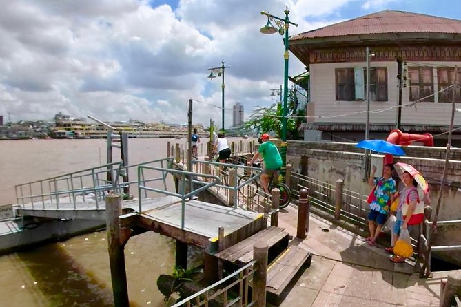 Thai Culture and Local Life 4- Hour Bangkok Bike Tour - Chinatown’s market lanes and back alleys