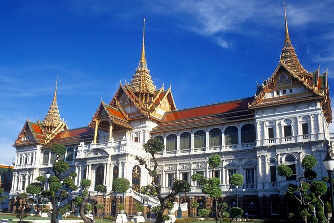 Thai Tour Guide : PRIVATE Highlight of Bangkok + Canal Tour + Simple Thai Lunch - The Grand Palace in a focused one-hour visit