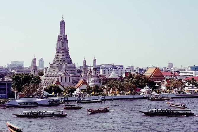Thai Tour Guide : PRIVATE Highlight of Bangkok + Canal Tour + Simple Thai Lunch - Lunch that keeps the day moving
