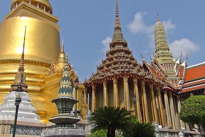 Thai Tour Guide : PRIVATE Highlight of Bangkok + Canal Tour + Simple Thai Lunch - The Amulet Market and Bangkok’s everyday faith