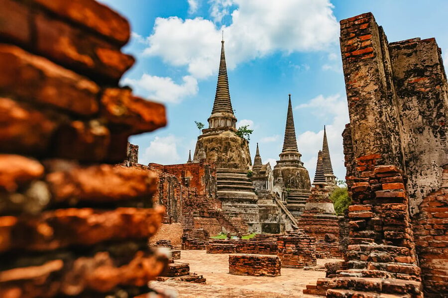 The Old Siam: Ayutthaya Temples Small Group Tour with Lunch - Lunch at a local Thai restaurant